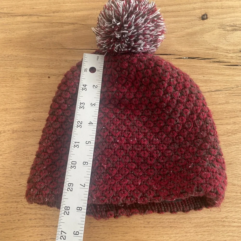 Cozy Burgundy Knit Beanie‎ with Pom Pom Fleece Lined Women’s Preloved